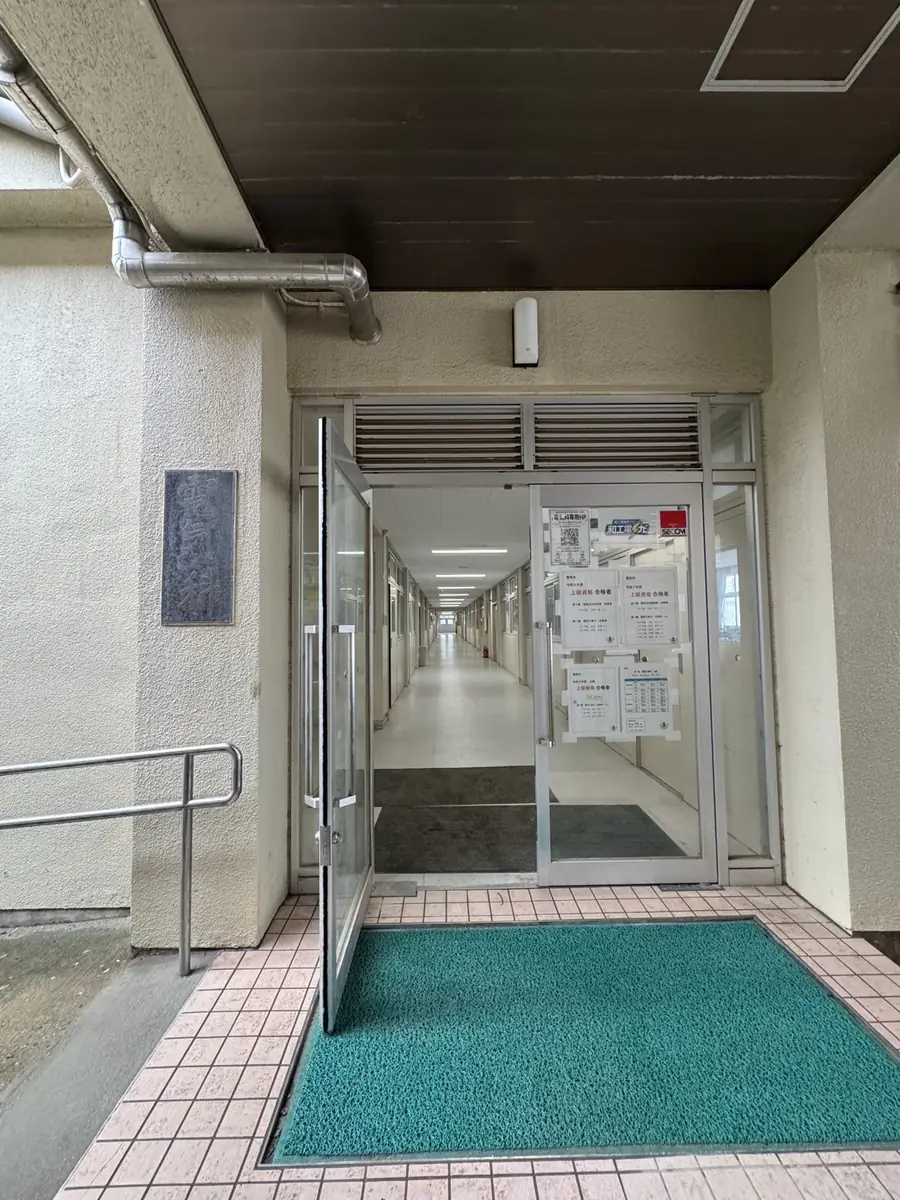 電気科の入口